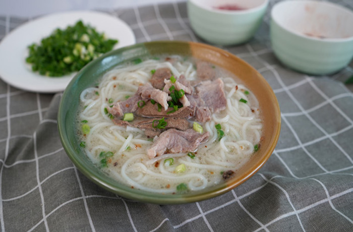 椰林镇原味汤粉王培训
